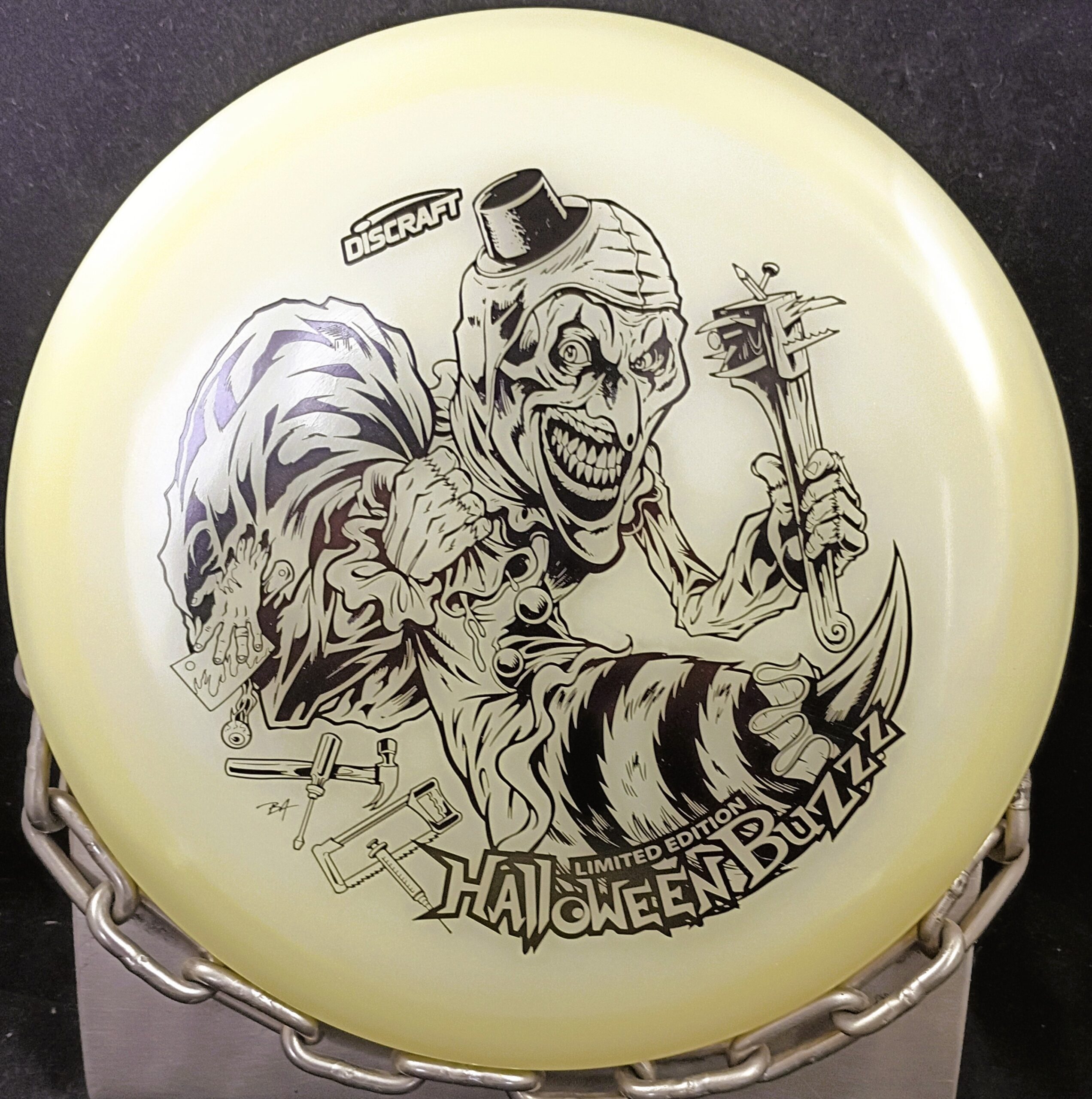 Discraft 2025 Halloween Glow Z BUZZZÂ Mid Range Golf Disc Discraft 2025 Halloween Glow Z BUZZZÂ Mid Range Golf Disc